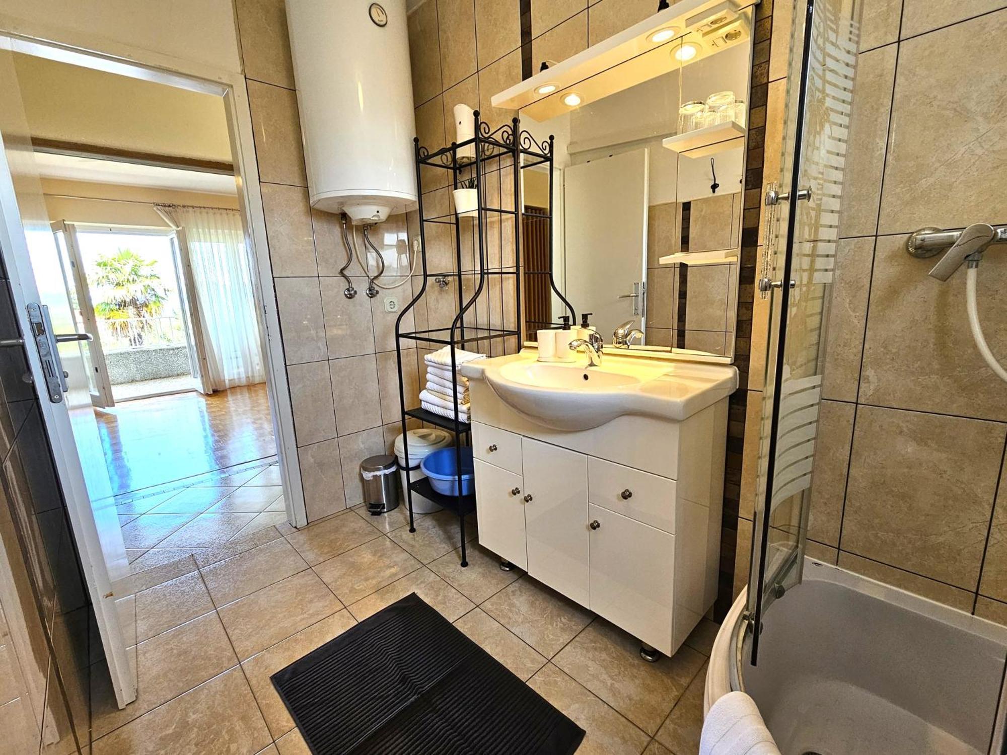 Apartments Mirko Малинска Экстерьер фото