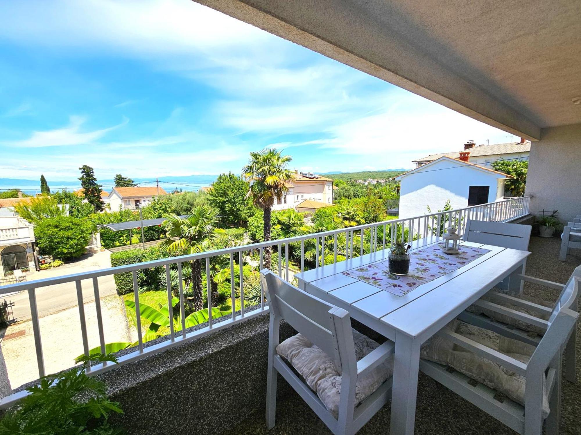 Apartments Mirko Малинска Экстерьер фото