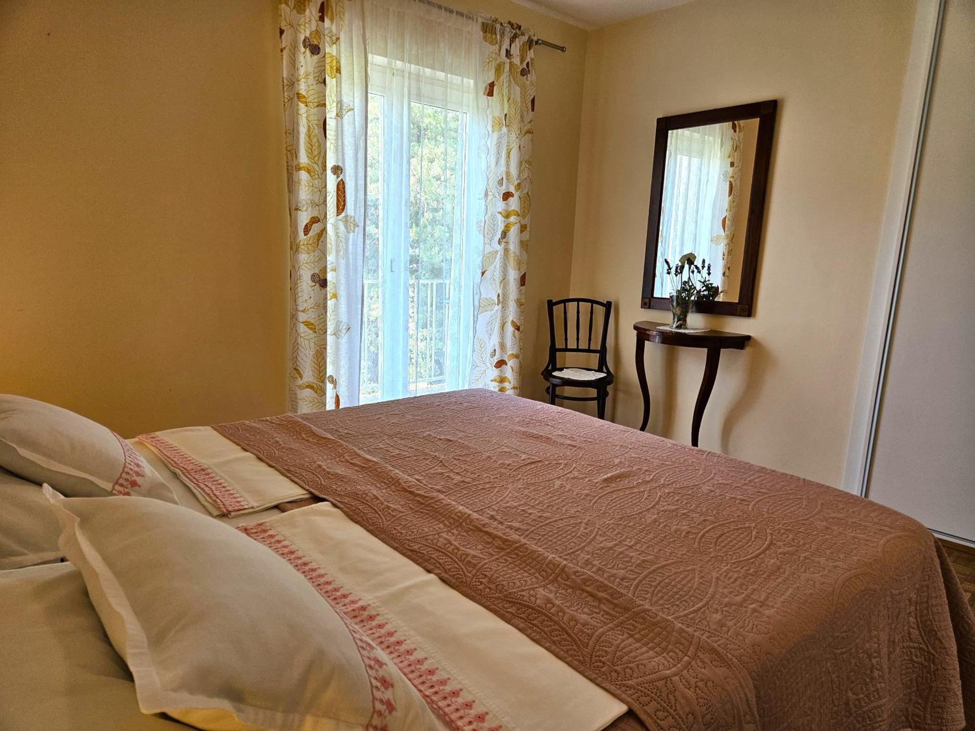 Apartments Mirko Малинска Экстерьер фото